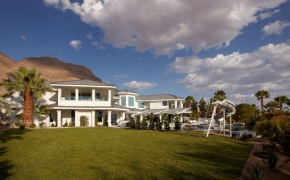 Med-Res-VegasViews-Rear-grass_large
